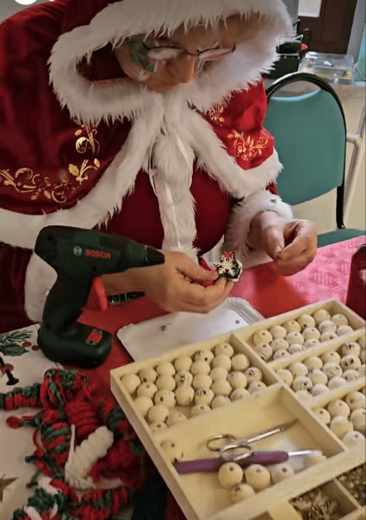 Weihnachtsbastel in Aktion